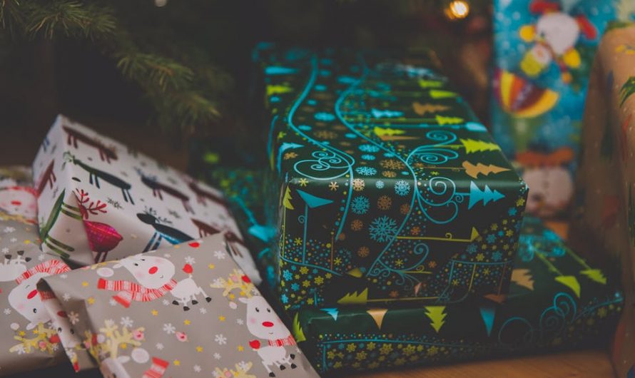 7 Festive Facts About Christmas Gifts